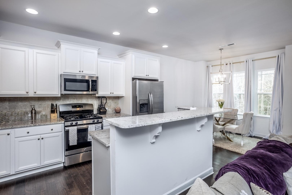 264 Wembley Drive - Photo 4