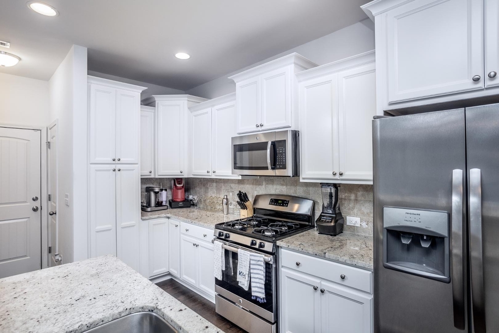 264 Wembley Drive - Photo 7