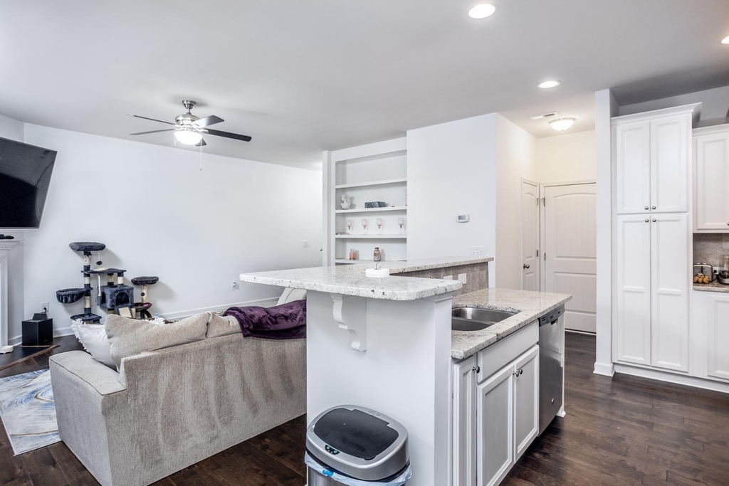 264 Wembley Drive - Photo 6
