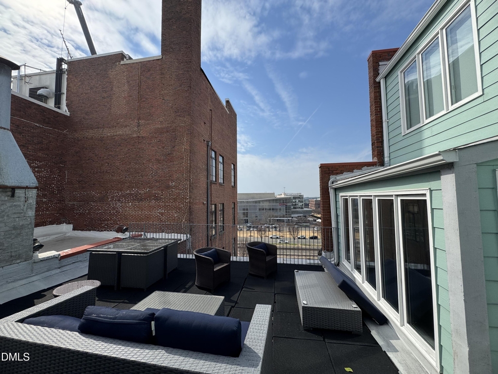 109 W Main Street - Photo 5