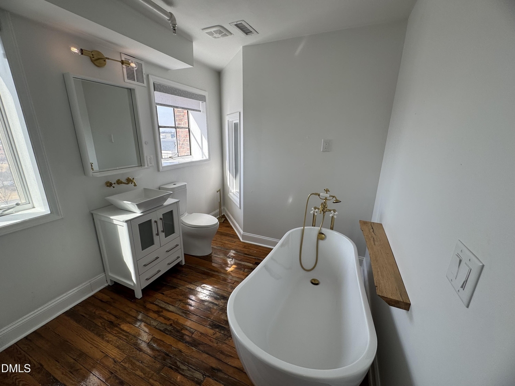 109 W Main Street - Photo 12
