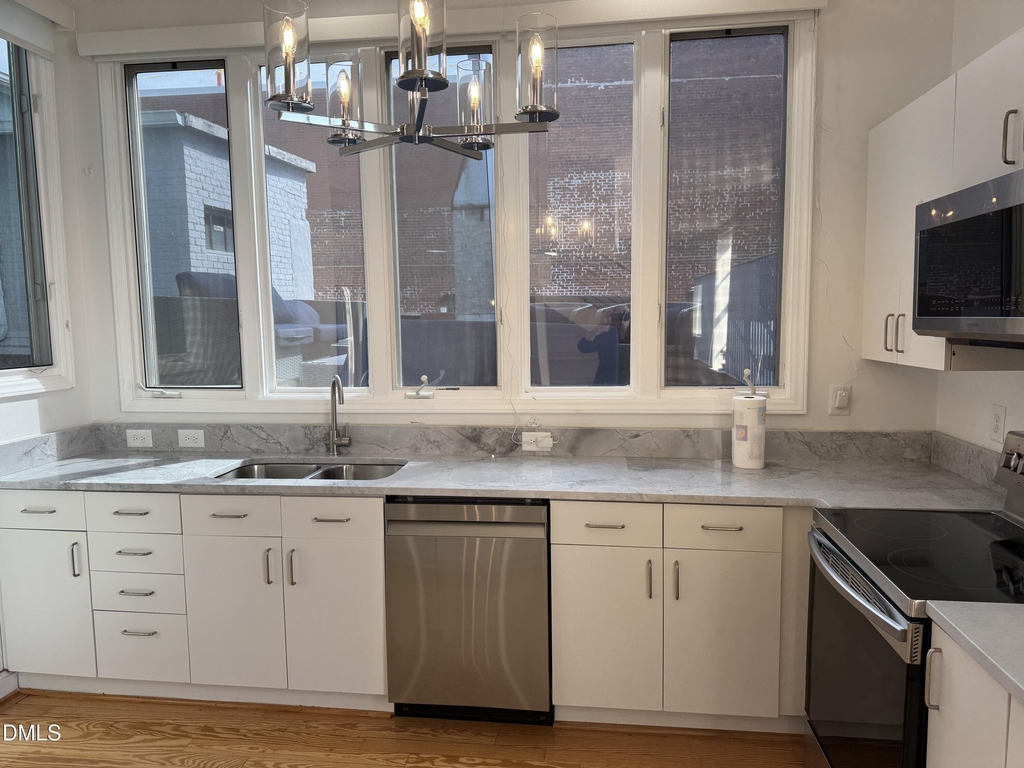 109 W Main Street - Photo 7