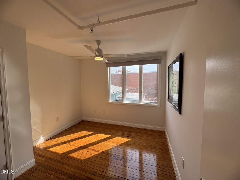 109 W Main Street - Photo 11