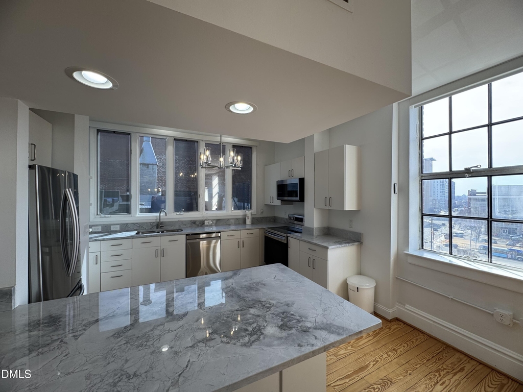 109 W Main Street - Photo 2