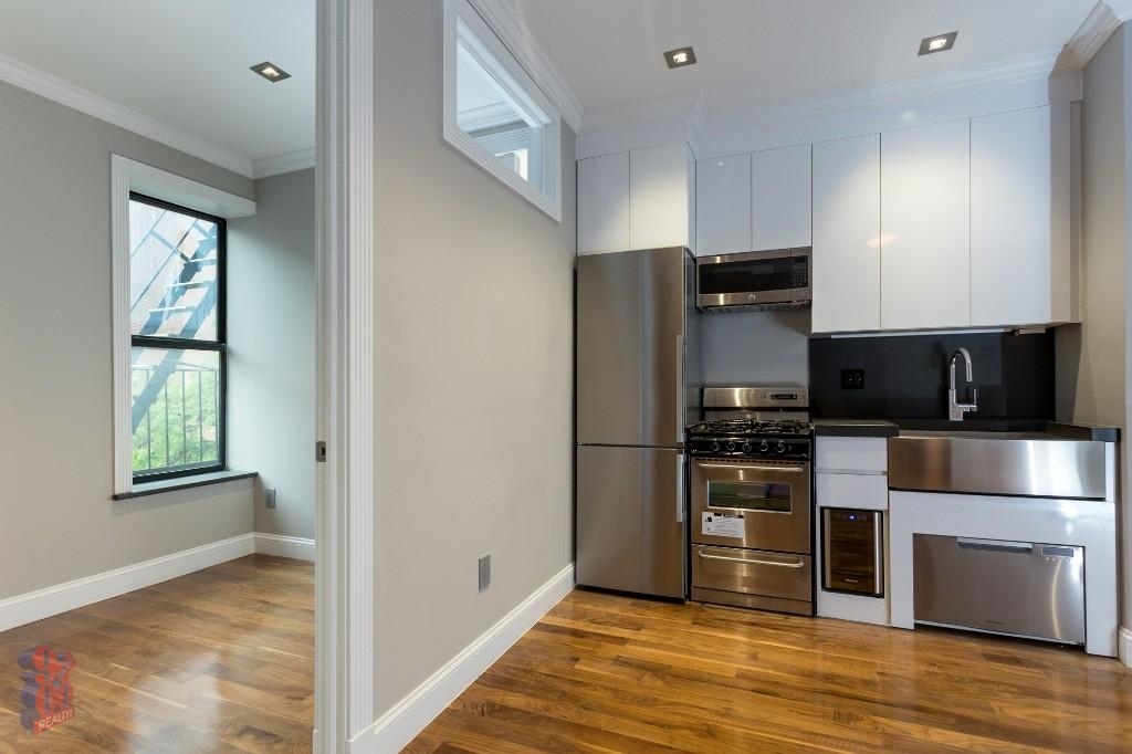  16 E 116th St - Photo 2