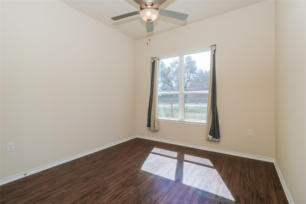 8601 W Gate Blvd - Photo 9