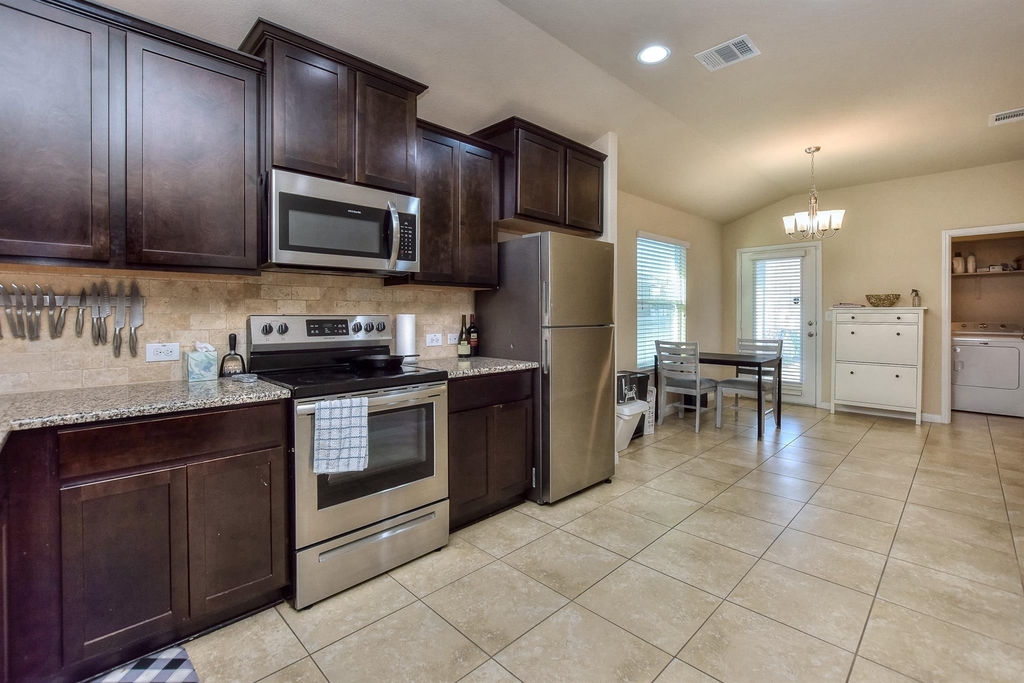404 Craters Of The Moon Blvd - Photo 14