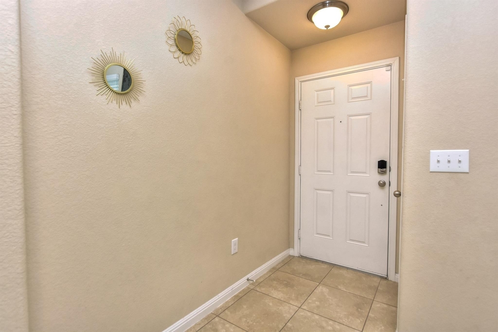 404 Craters Of The Moon Blvd - Photo 2
