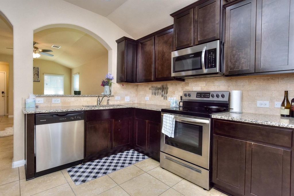 404 Craters Of The Moon Blvd - Photo 11
