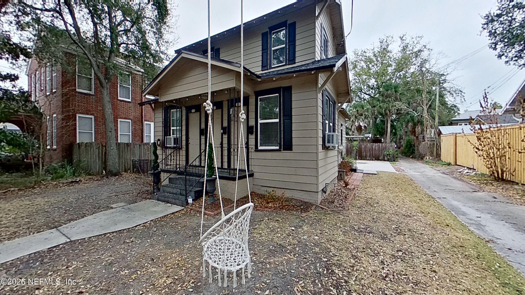 1513 Palm Avenue - Photo 0