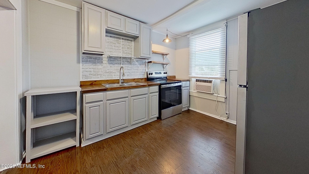 1513 Palm Avenue - Photo 4