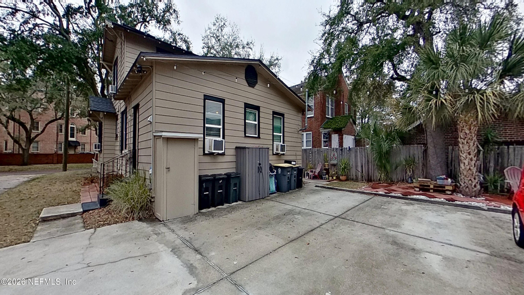 1513 Palm Avenue - Photo 2