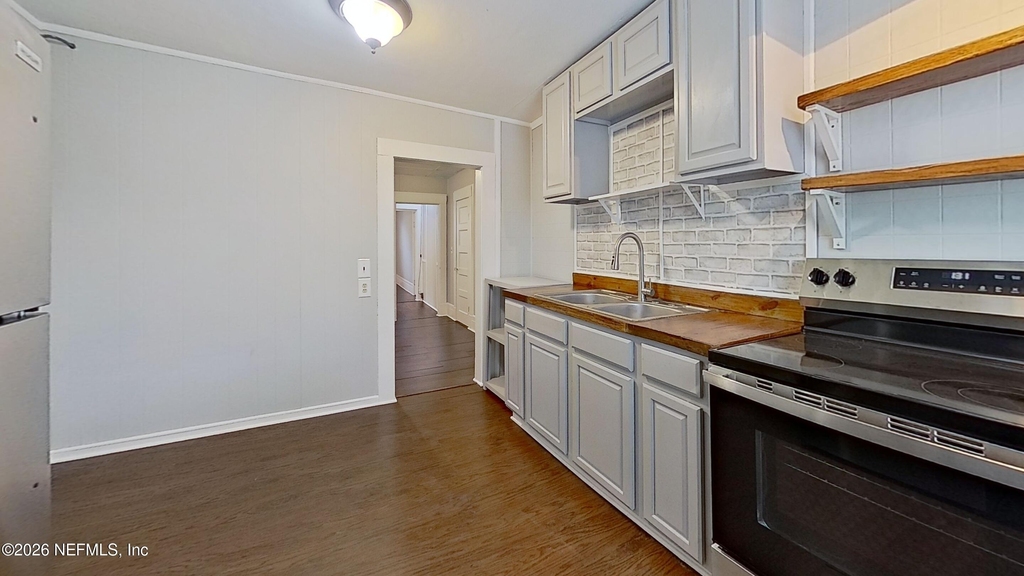 1513 Palm Avenue - Photo 3