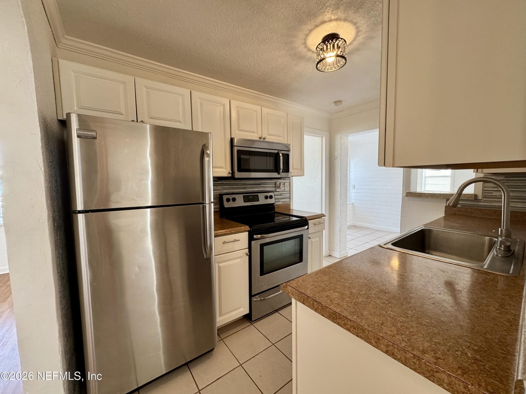 288 Boylston Avenue - Photo 16
