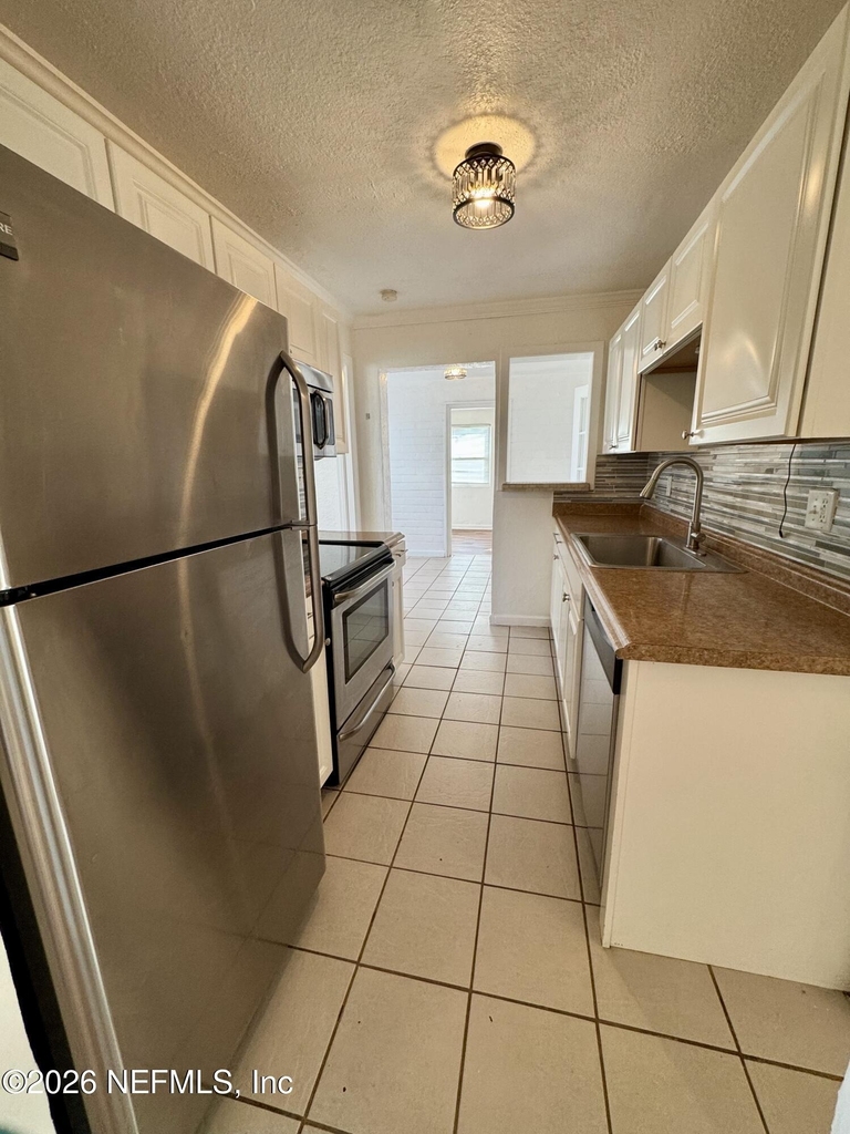 288 Boylston Avenue - Photo 15