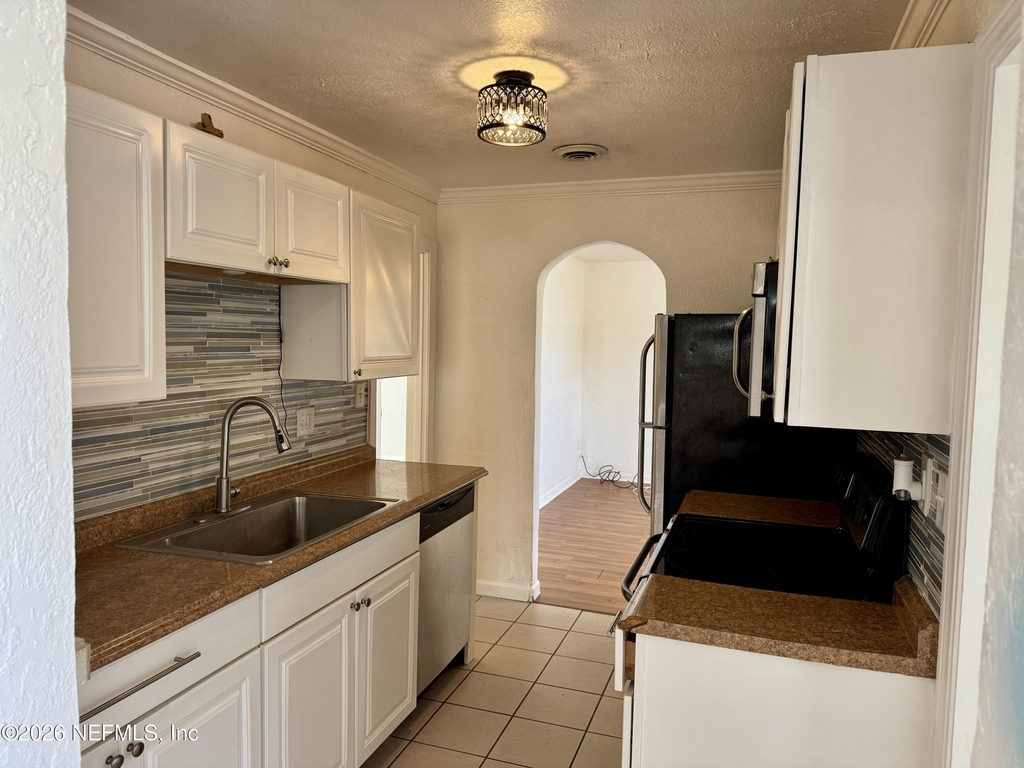 288 Boylston Avenue - Photo 14