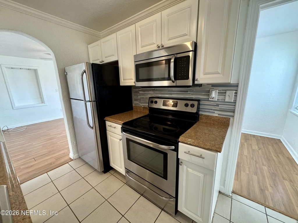 288 Boylston Avenue - Photo 13