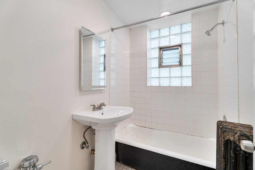 1440 W Howard Street - Photo 11