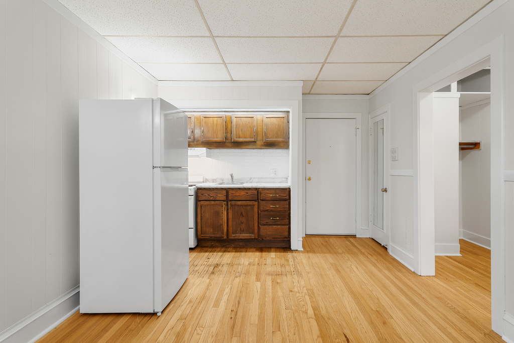 1440 W Howard Street - Photo 2