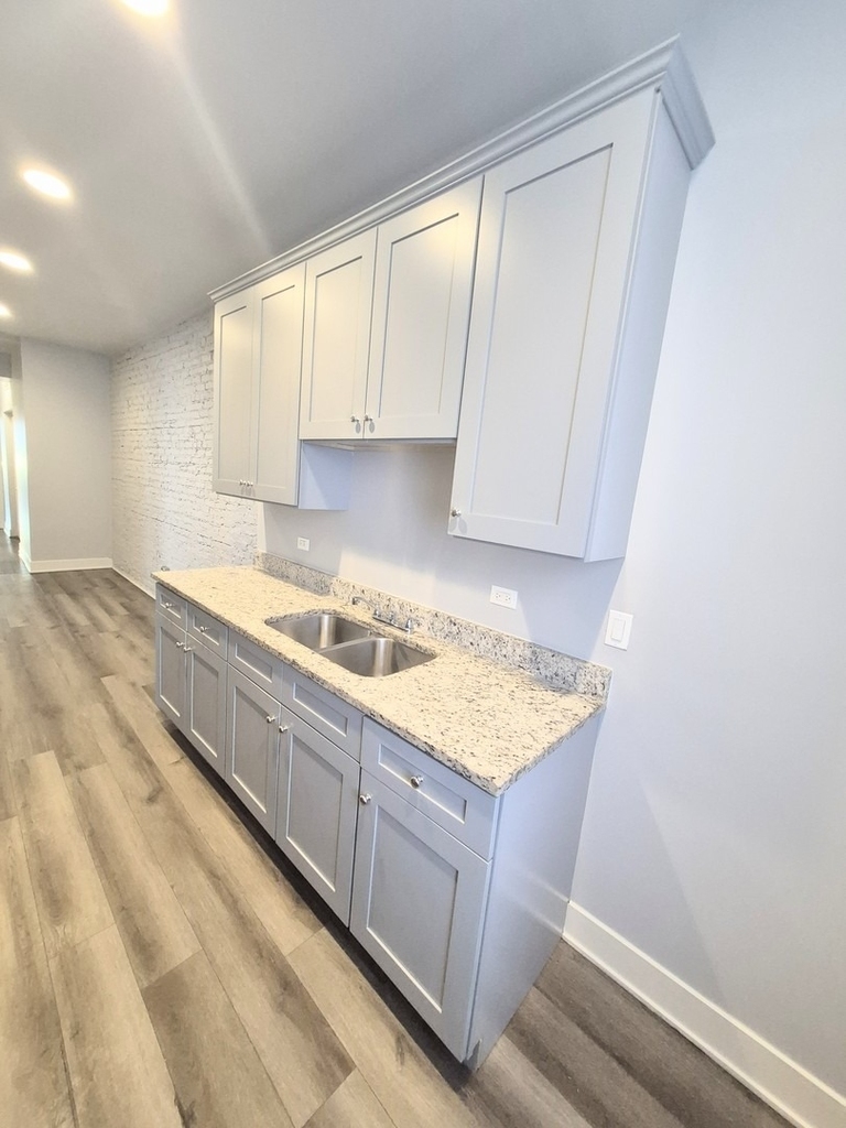 6210 S Eberhart Avenue - Photo 5