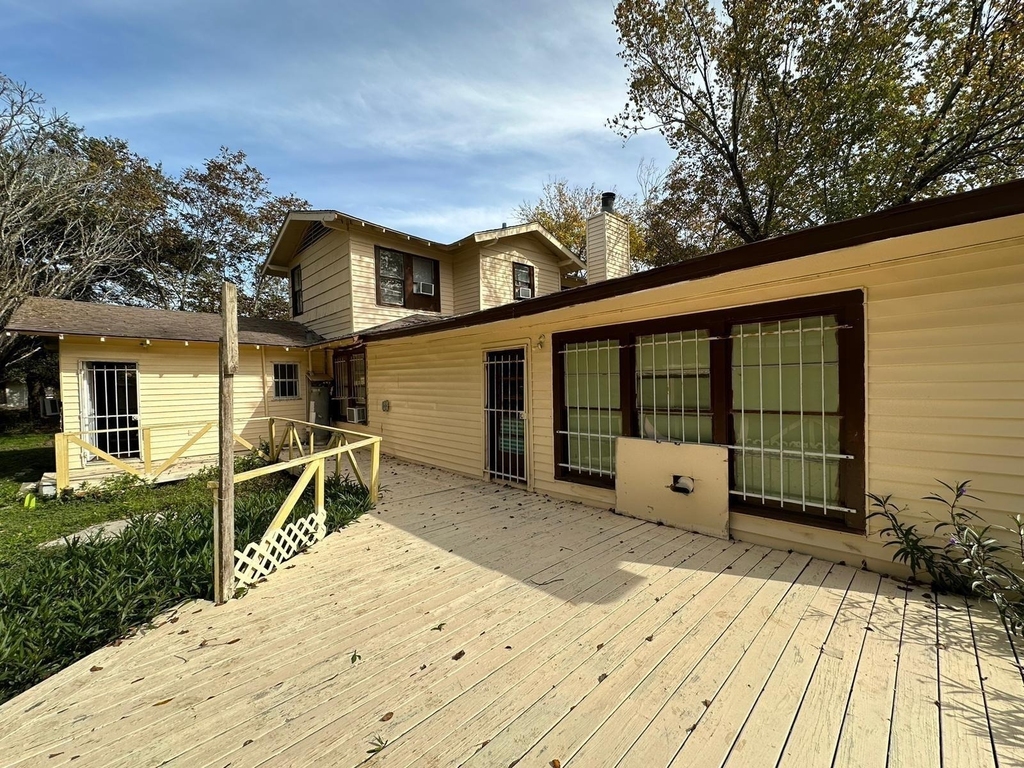 6818 Stearns Street - Photo 17