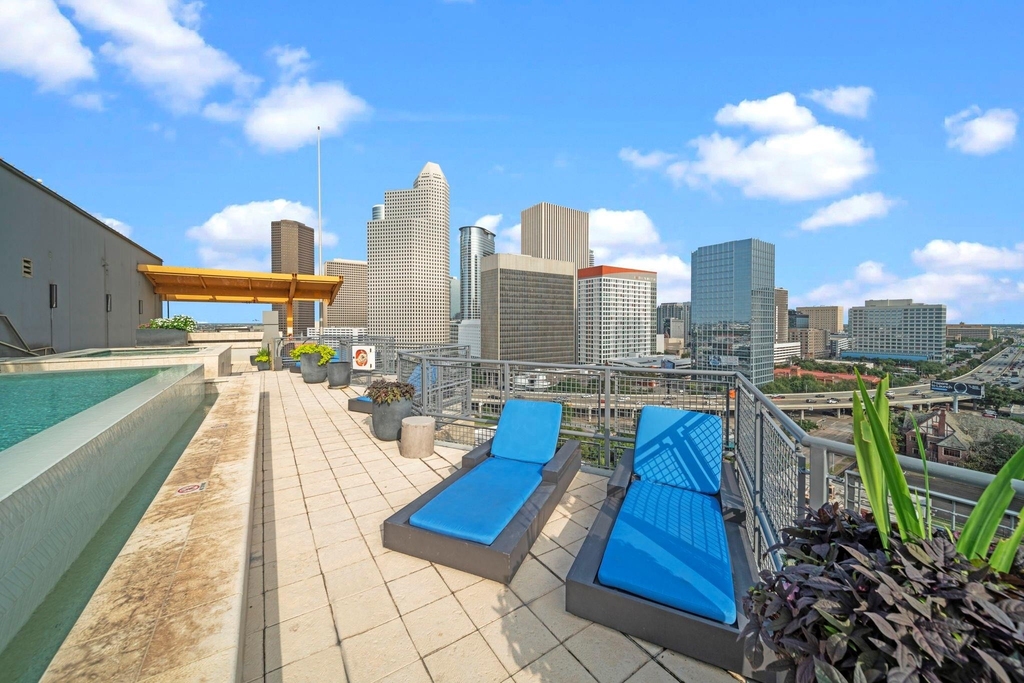 2000 Bagby Street - Photo 3