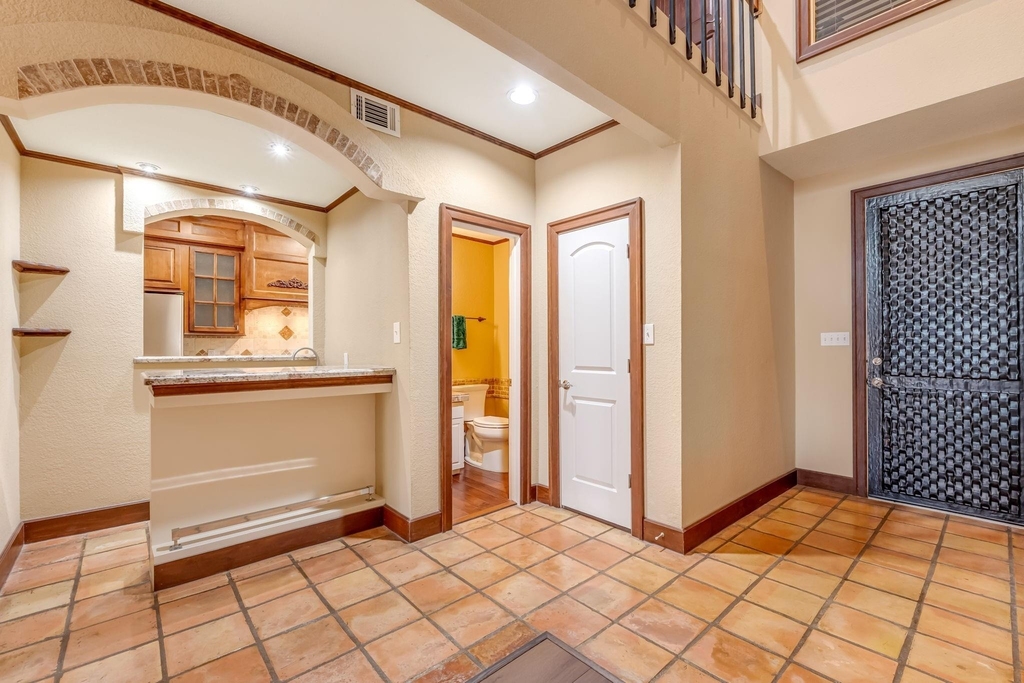 516 S Post Oak Lane - Photo 2