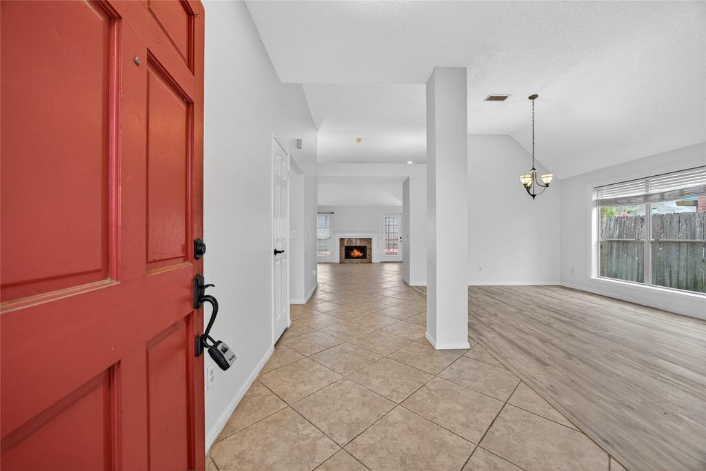 1035 Cascade Creek Drive - Photo 4