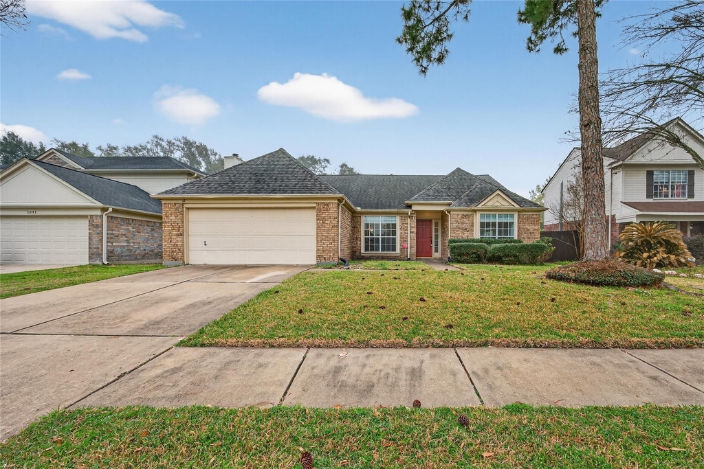 1035 Cascade Creek Drive - Photo 2