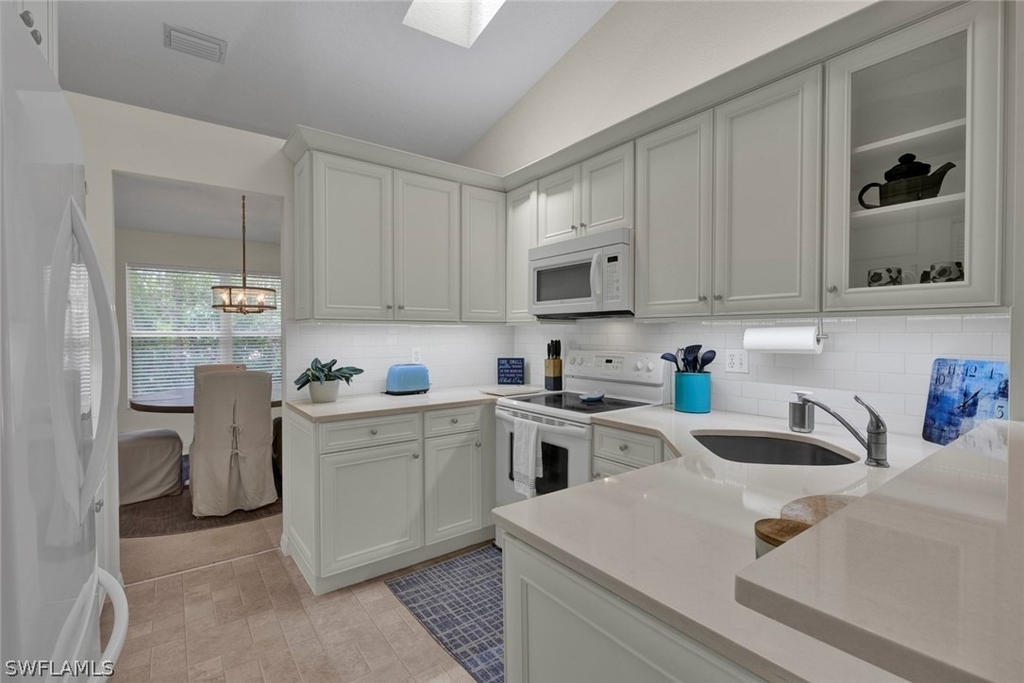 386 Emerald Bay Circle - Photo 5