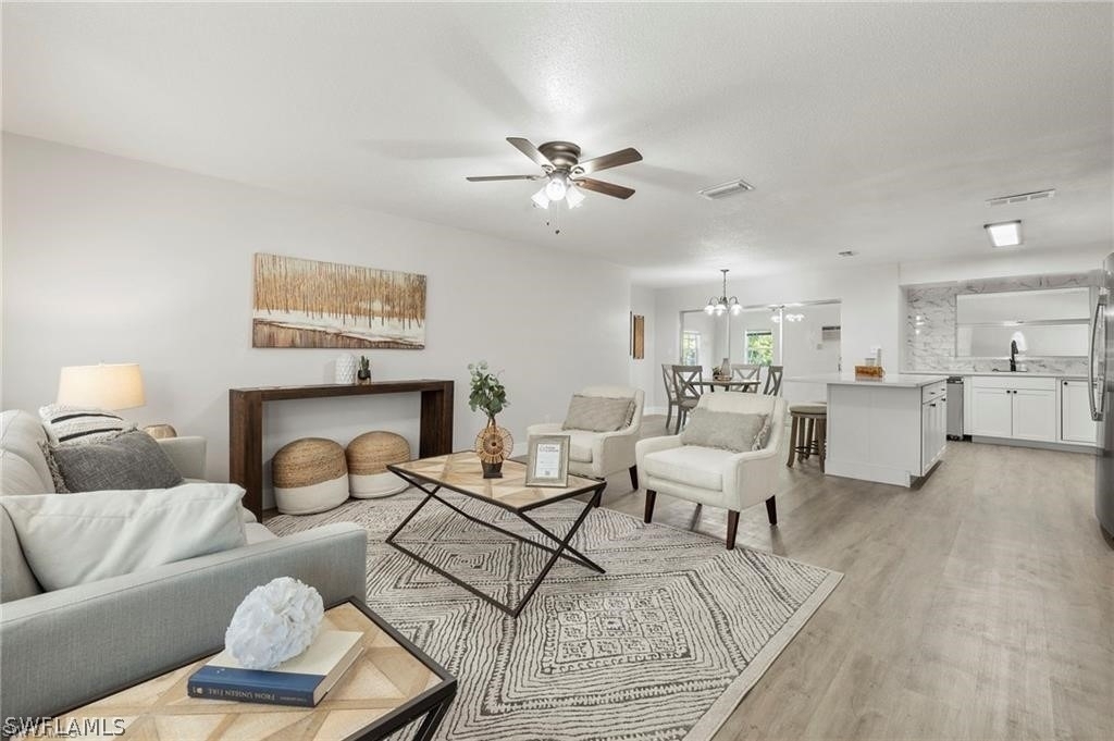 1334 Ellendale Circle - Photo 2