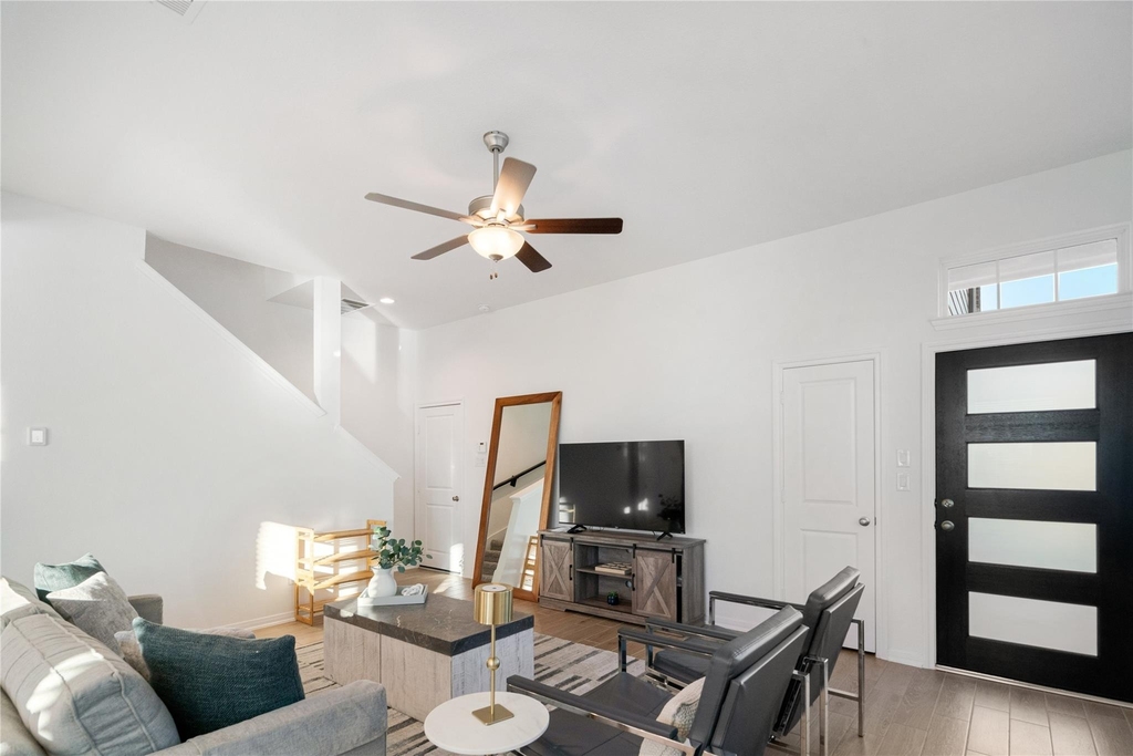 632 Silver Pear Ct - Photo 6