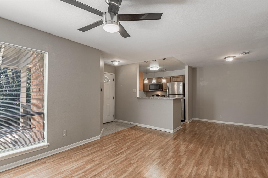 2404 Sycamore Avenue - Photo 6
