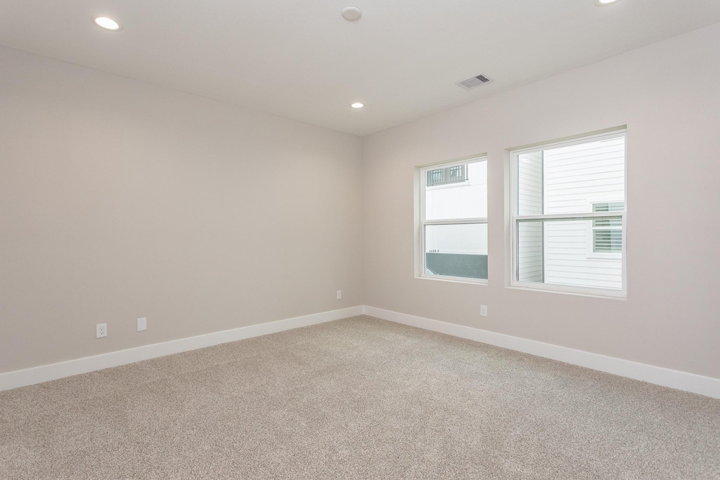 1439 W 25th Street - Photo 14