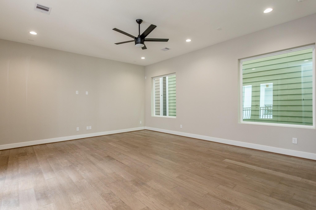 1439 W 25th Street - Photo 24