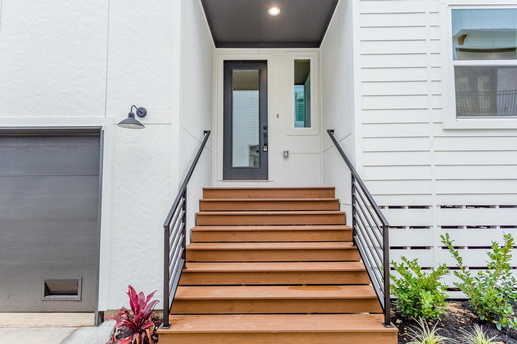 1439 W 25th Street - Photo 1