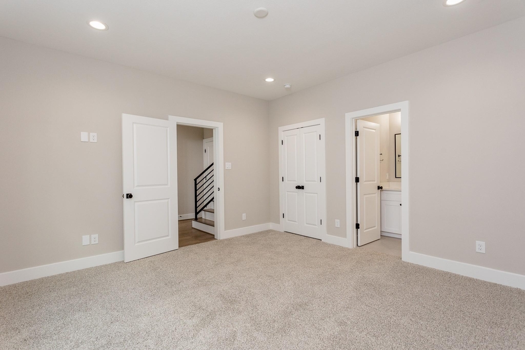 1439 W 25th Street - Photo 5