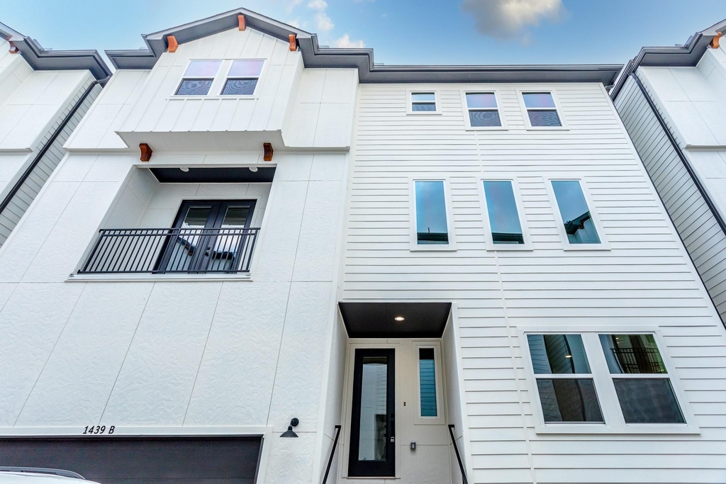 1439 W 25th Street - Photo 38