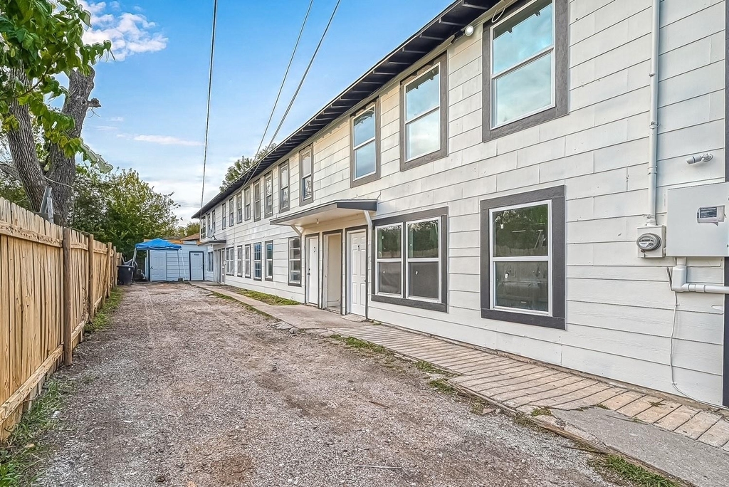 6420 Conley Street - Photo 6