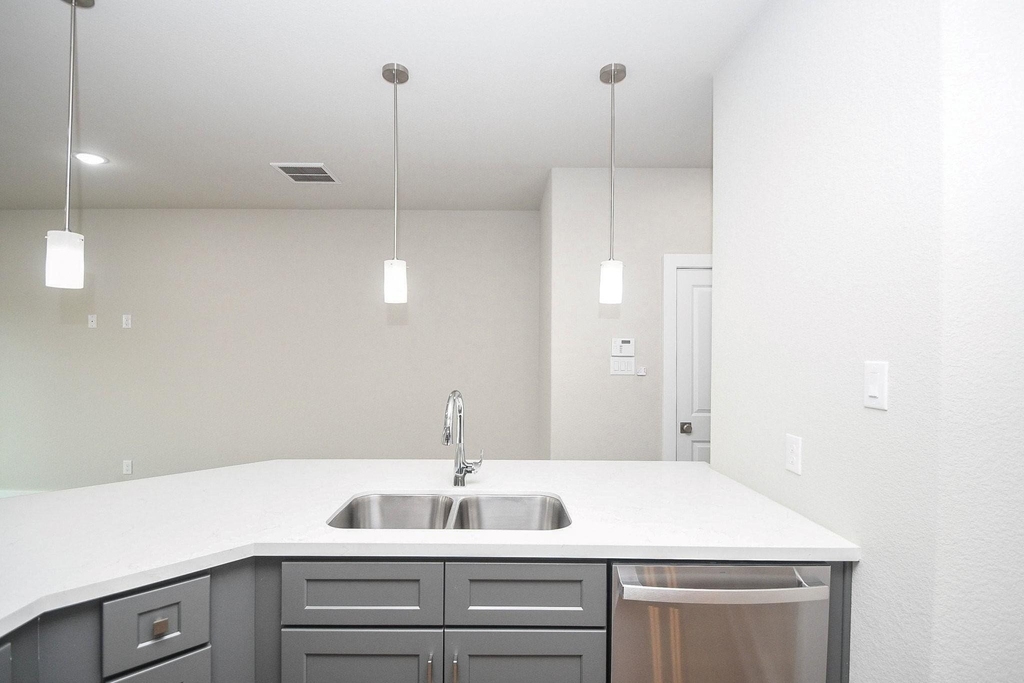 4401 Alvin - Photo 5