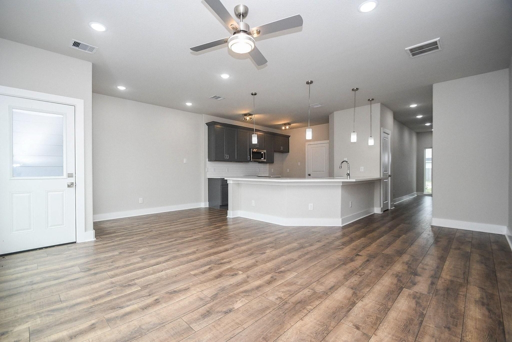 4401 Alvin - Photo 4