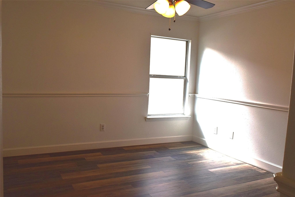 4911 Dwarf Honey Suckle Court - Photo 16