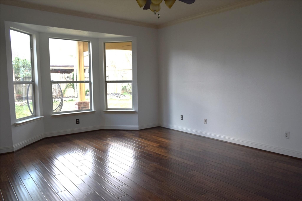 4911 Dwarf Honey Suckle Court - Photo 11