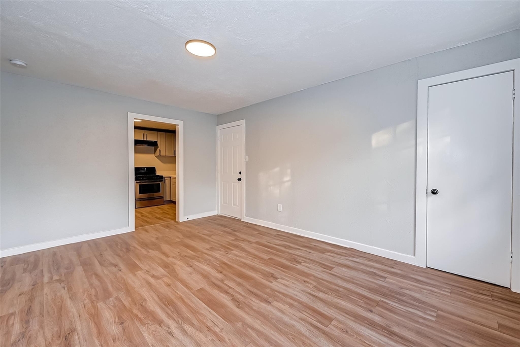 6420 Conley Street - Photo 9
