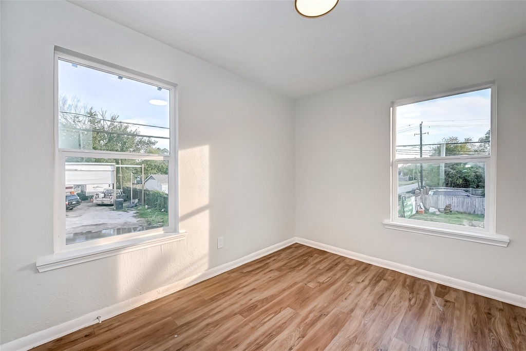 6420 Conley Street - Photo 5