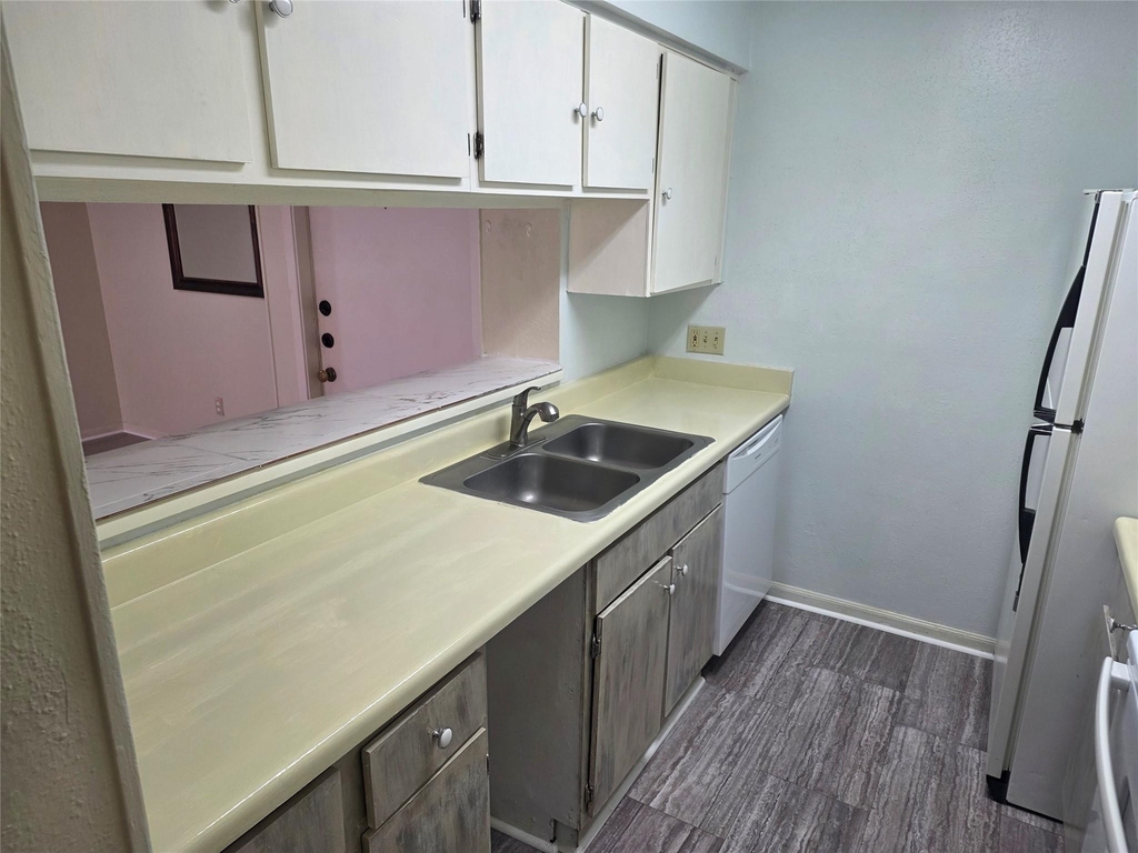 3025 Walnut Bend Lane - Photo 16