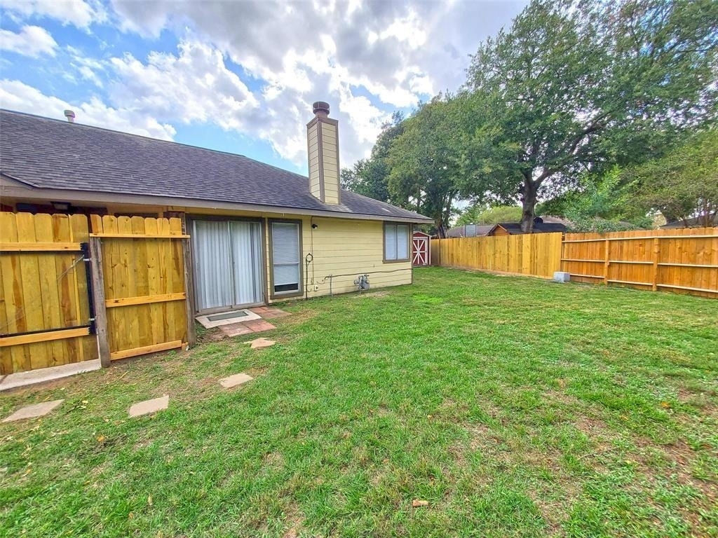 11011 Shadowfield Drive - Photo 18