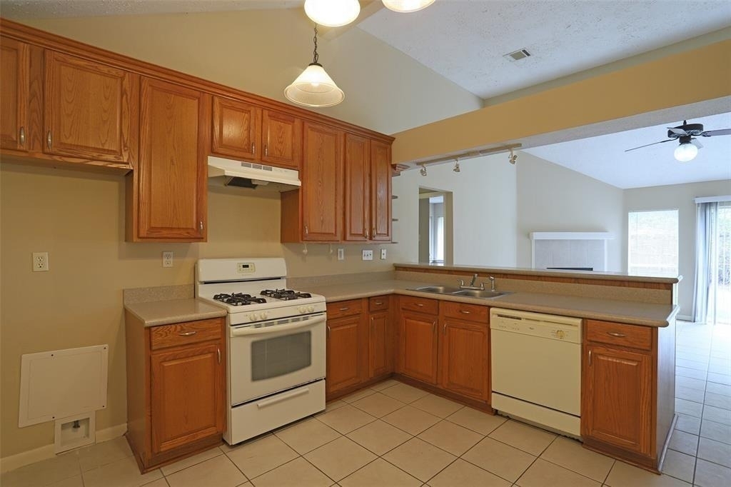 11011 Shadowfield Drive - Photo 5