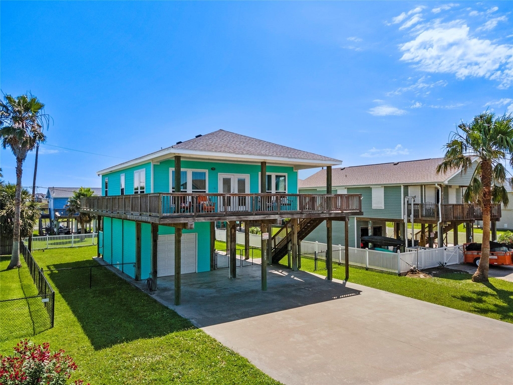 3923 Reeves Drive - Photo 1