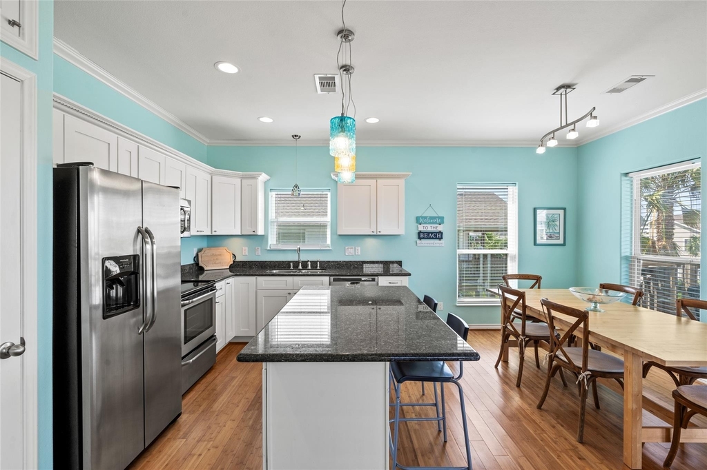 3923 Reeves Drive - Photo 12
